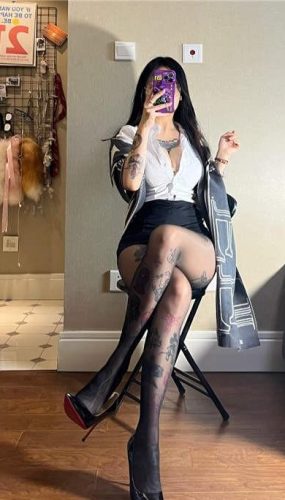 卡通百科老王 – 红底油亮 [18P/8MB]